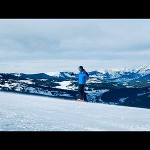 Meet your Posher, Connor